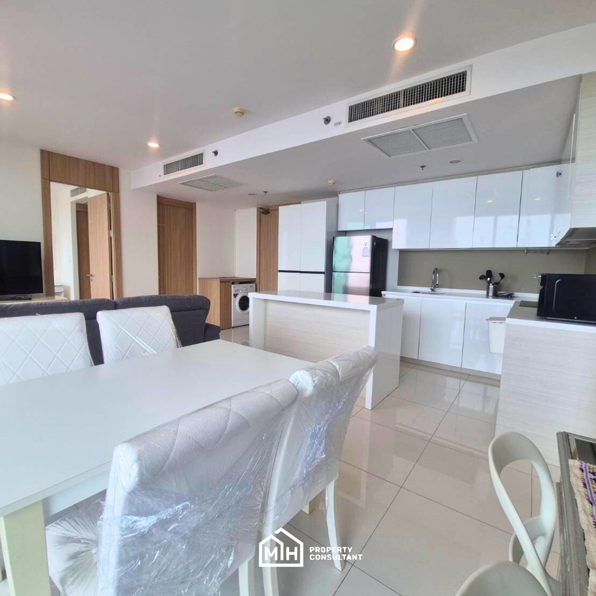 🌊 The Riviera Wongamat – 2 Bedroom Sea View Condo For Rent 🌊 💰 48,000 THB/Month | 70 SQ.M. | 35th Floor | Tower B