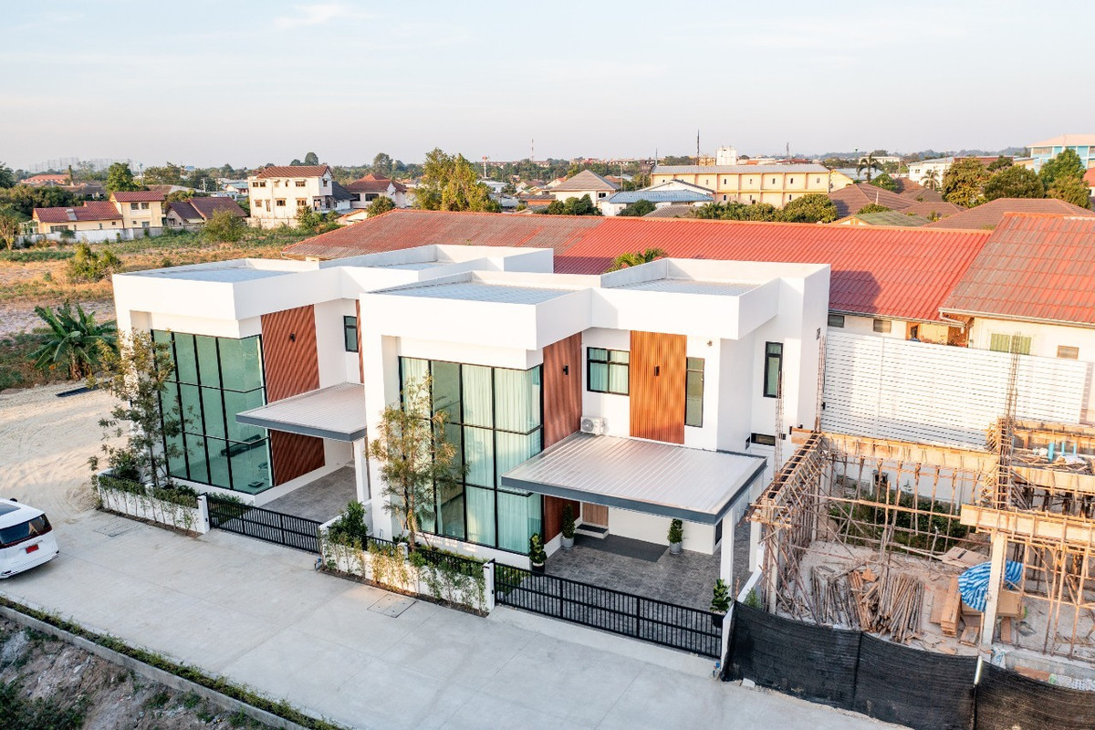 The Image Pool Villa กลับมาอีกครั้ง | Pool Villa ใกล้พัทยา 3 ห้องนอน | เพียง 6.99 ล้าน รวมเฟอร์ครบ เจ้าของอยากขายค่า