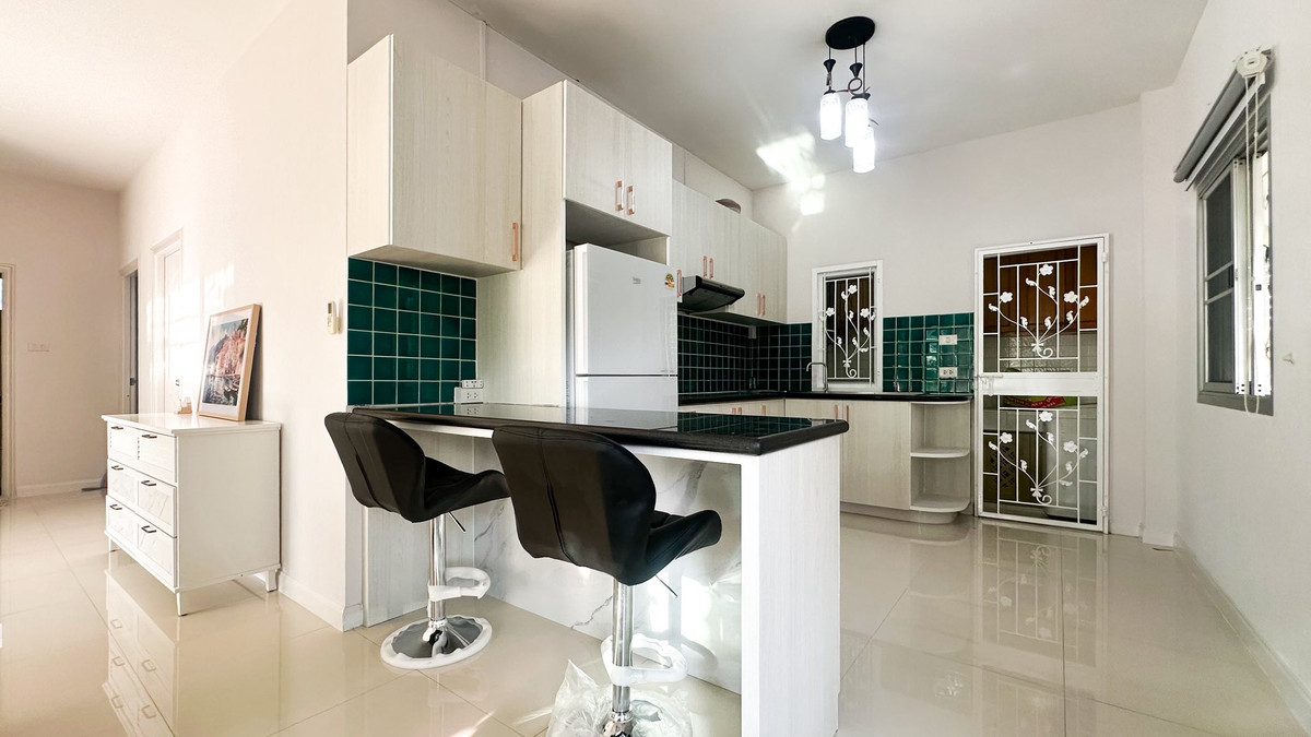 ให้เช่าบ้านเดี่ยวหลังมุม 62 ตรารางวา 3 ห้องนอน 2 ห้องน้ำ ใกล้โรงเรียนนานาชาติรีเจ้นท์ พัทยา | 30,000 / เดือน