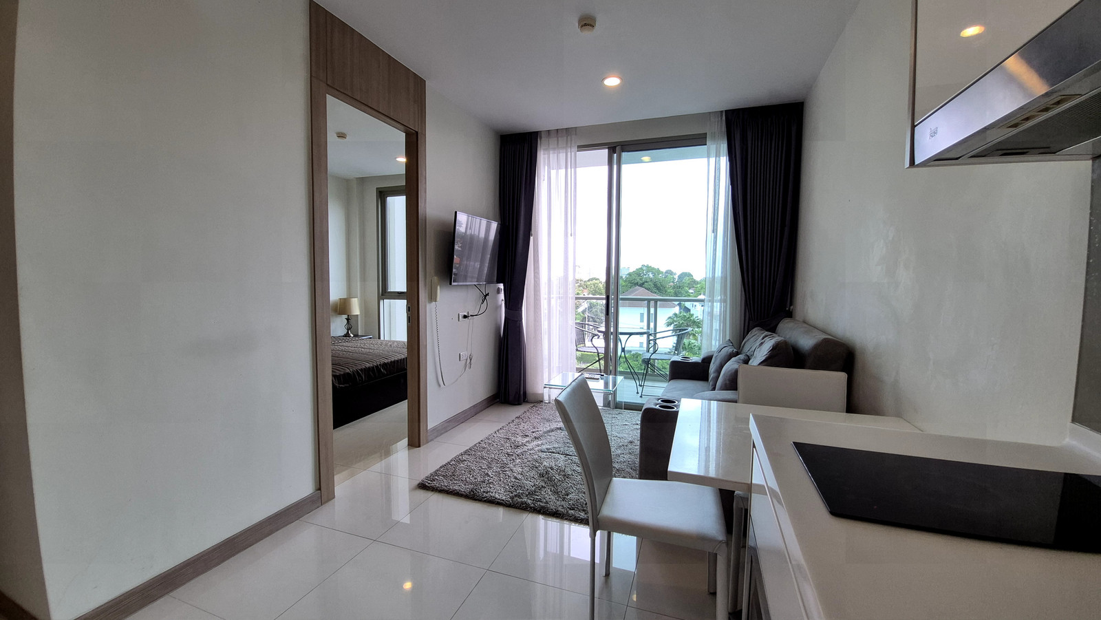 ริเวียร่า วงศ์อมาตย์ คอนโดหรูให้เช่า 1 ห้องนอน ขนาด 35 ตรม เดือนละ 22000 บาท วิว สระน้ำ สวนสวย